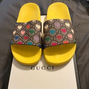 Gucci slides kids size 34